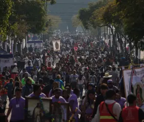 Deja de hacer tus porquerías: exhiben a peregrinos que van a la Basílica de Guadalupe