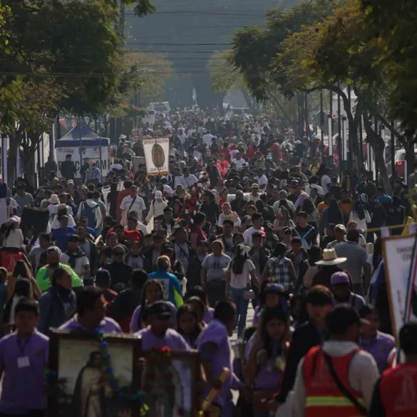 Deja de hacer tus porquerías: exhiben a peregrinos que van a la Basílica de Guadalupe