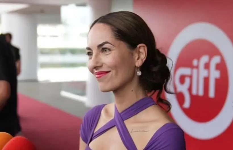 Ahora tiene 46 años. Tiene un hijo y una nieta, y actualmente mantiene un noviazgo con el productor Fernando Rovzar. Ha protagonizado las series 'La negociadora' y 'Dos Lunas'.