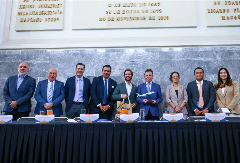 El gobernador de Jalisco también anunció 8 nuevas rutas en Jalisco El gobernador de Jalisco también anunció 8 nuevas rutas en Jalisco