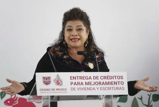 Clara Brugada realizó la entrega de créditos para la vivienda en la capital mexicana