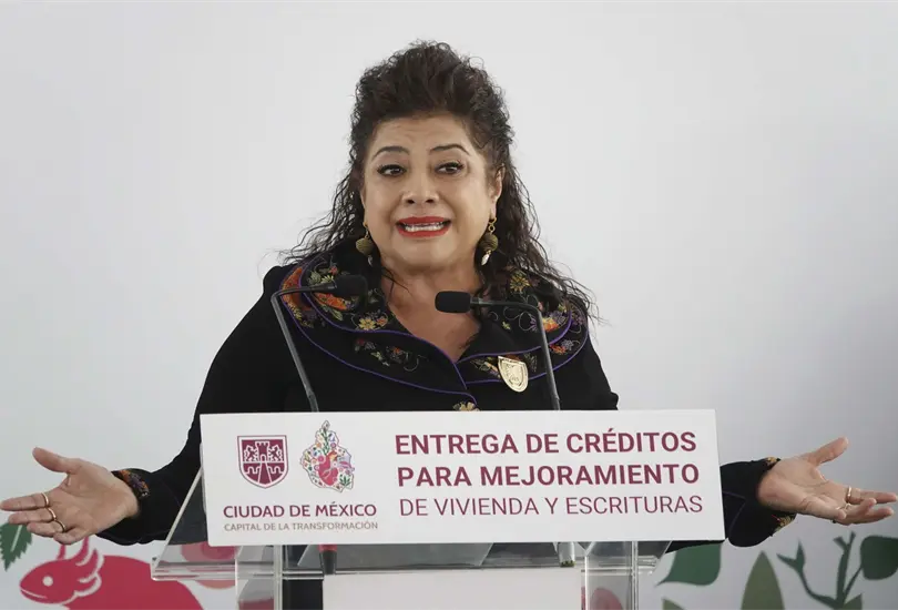 Clara Brugada realiz&oacute; la entrega de cr&eacute;ditos para la vivienda en la capital mexicana