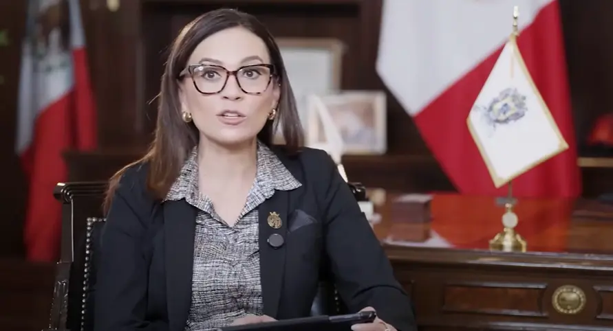 Liz Esparza acudió a la sesión informativa de Libia Dennise Captura / YouTube: Libia Dennise