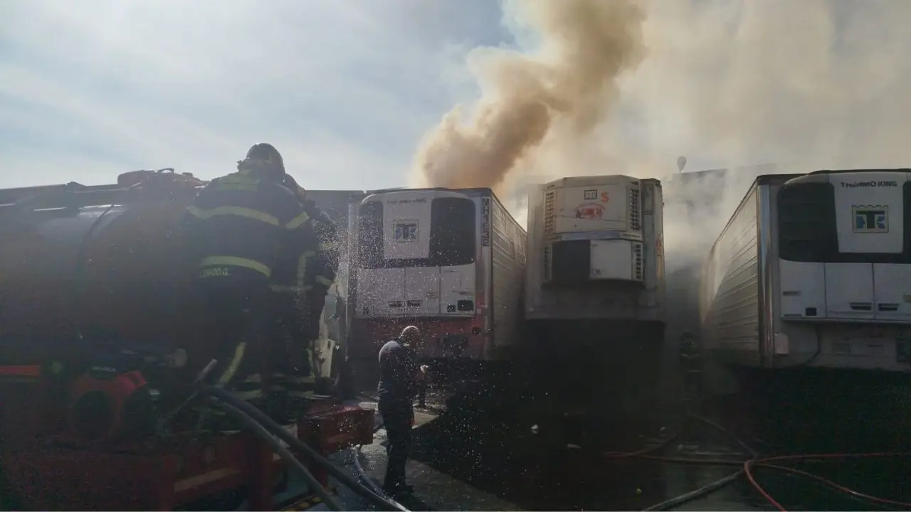  EL incendio fue controlado por el cuerpo de bomberos 