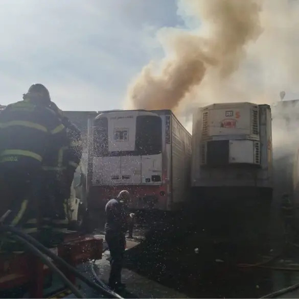 Las imágenes impactantes del incendio que consumió la Central de Abasto en Iztapalapa