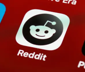 Reddit prohíbe la publicación del manifiesto de Luigi Mangione