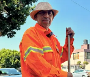 VIDEO: Un d&iacute;a con un barrendero de la CDMX