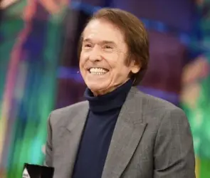 El cantante Raphael sufre accidente cardiovascular y es hospitalizado de urgencia