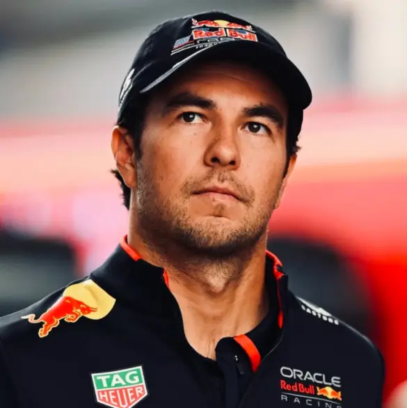 Checo Pérez se despide de Red Bull con un emotivo "nos volveremos a ver"