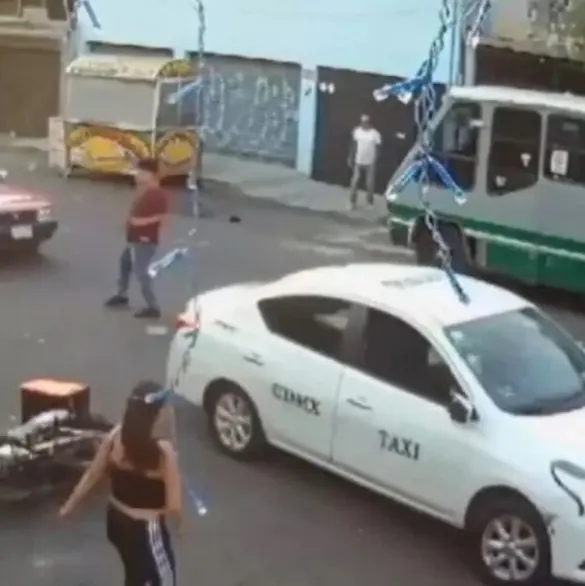 Riña entre taxistas y vecinos deja un muerto y varios heridos en el Ajusco | VIDEO