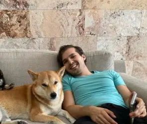 Memo Aponte acepta que les da gotas de CBD a sus perros para tranquilizarlos