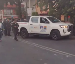 Hombre muere atropellado por taxista tras violenta disputa vecinal en Coyoac&aacute;n