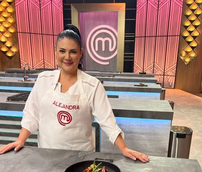 Ahora tiene 56 años y ha estado envuelta en polémicas por sus declaraciones sobre artistas como José José y Luis Miguel. También ha participado en reality shows como 'MasterChef Celebrity'.