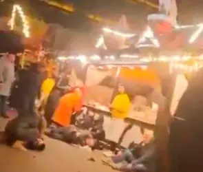 VIDEO: Atropellamiento masivo en bazar navideño deja más de 68 heridos