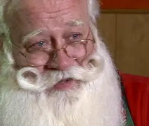 Niño pide conocer a Santa Claus como último deseo y muere en sus brazos