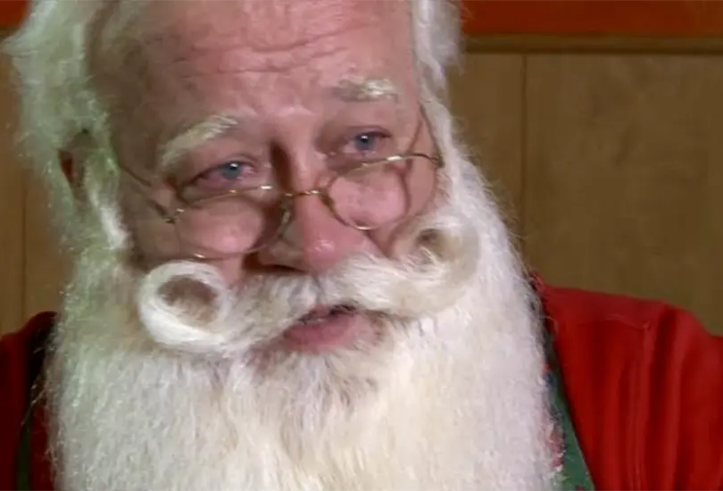 Ni&ntilde;o pide conocer a Santa Claus como &uacute;ltimo deseo y muere en sus brazos