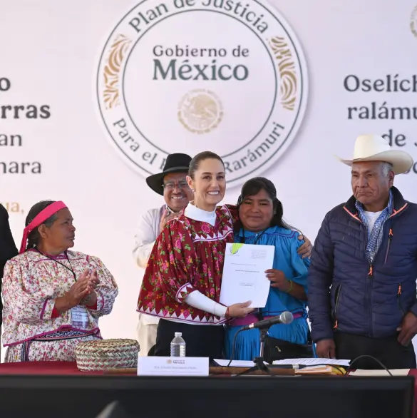 Sheinbaum firma decretos en favor de comunidades indígenas en Chihuahua