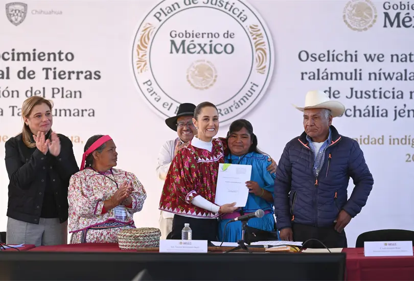 Sheinbaum firma decretos en favor de comunidades indígenas Sheinbaum firma decretos en favor de comunidades indígenas