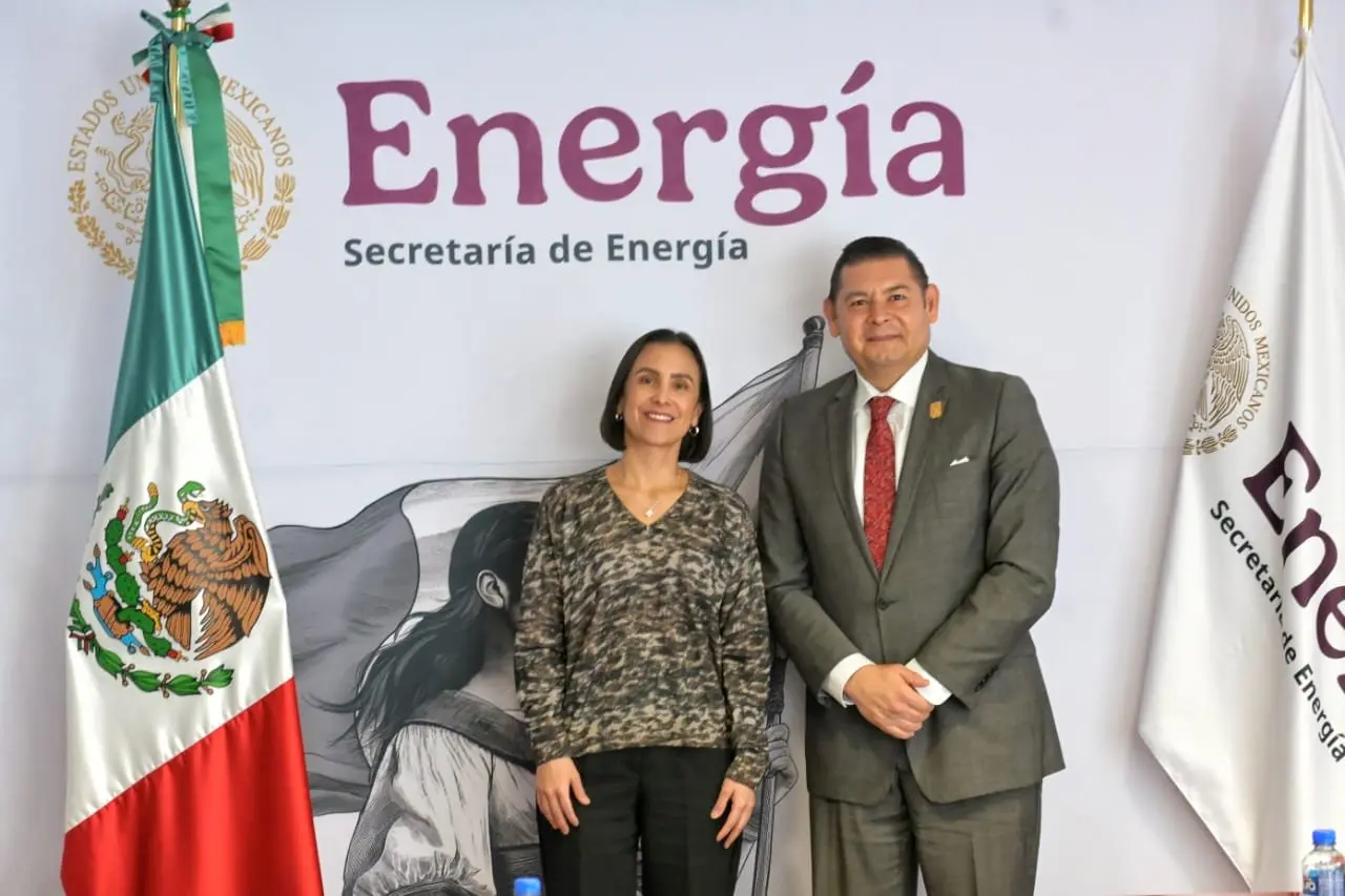  Luz Elena González Escobar y Alejandro Armenta Mier se reunieron para avanzar en la instalación de una subestación eléctrica
 