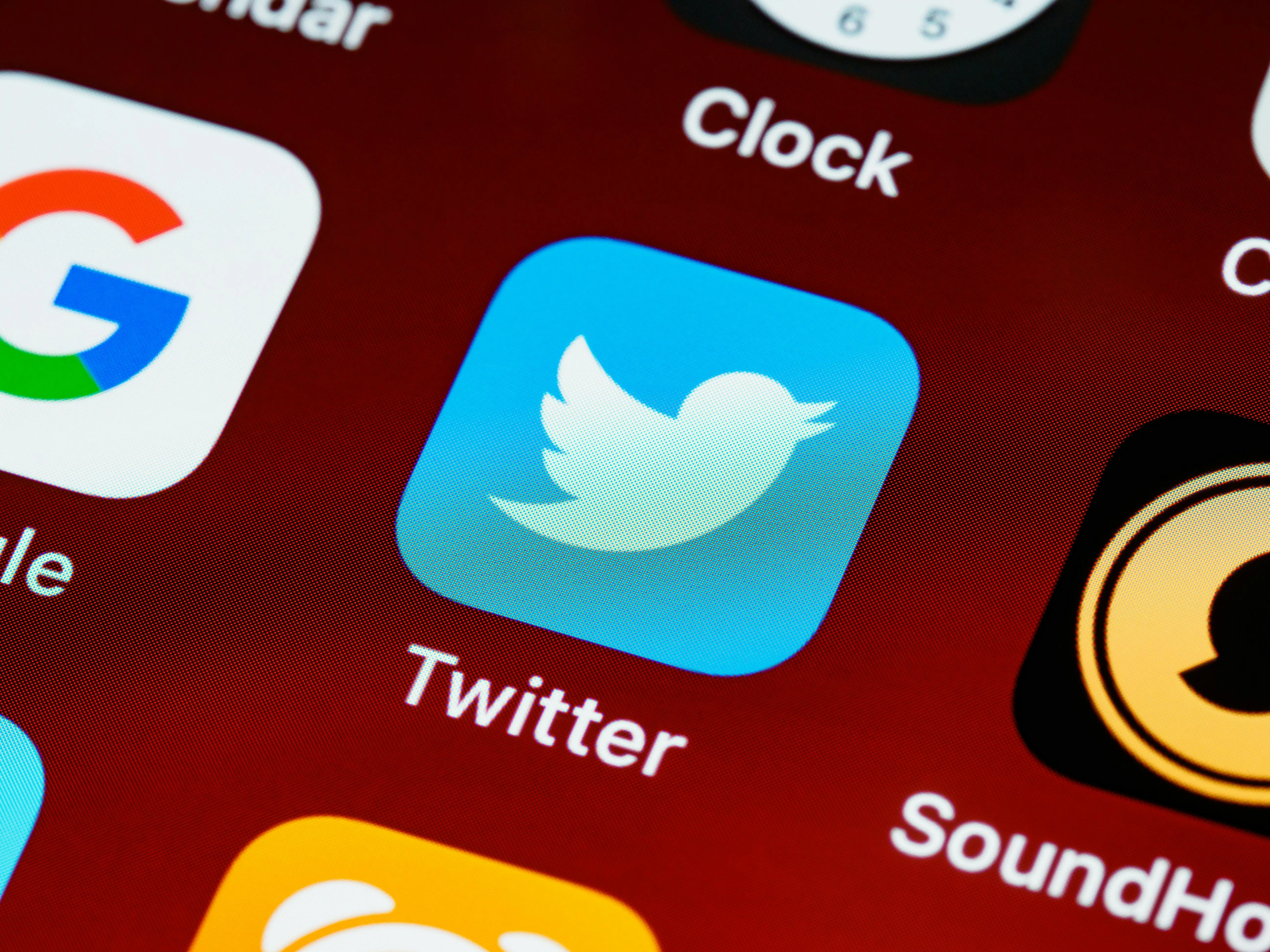 Twitter sufrió un golpe a su reputación cuando Elon Musk cambio el nombre de la plataforma a X Pexels