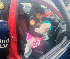 Mujer roba a recién nacida en cena navideña y policías la rescatan en Tacubaya