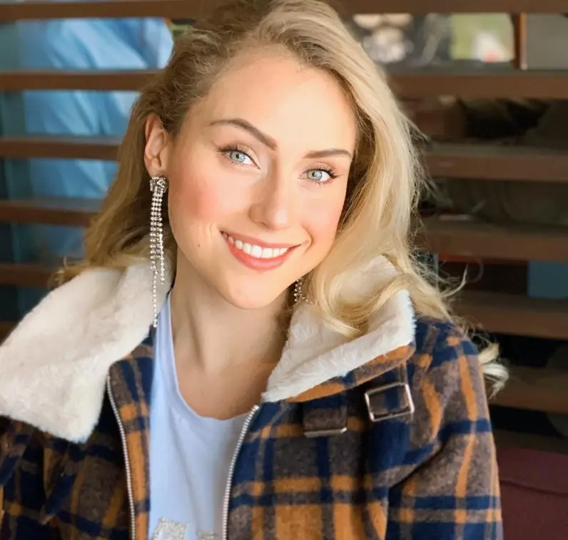 También ha participado en capítulos unitarios de las series: 'La rosa de Guadalupe' y 'Como dice el dicho'.