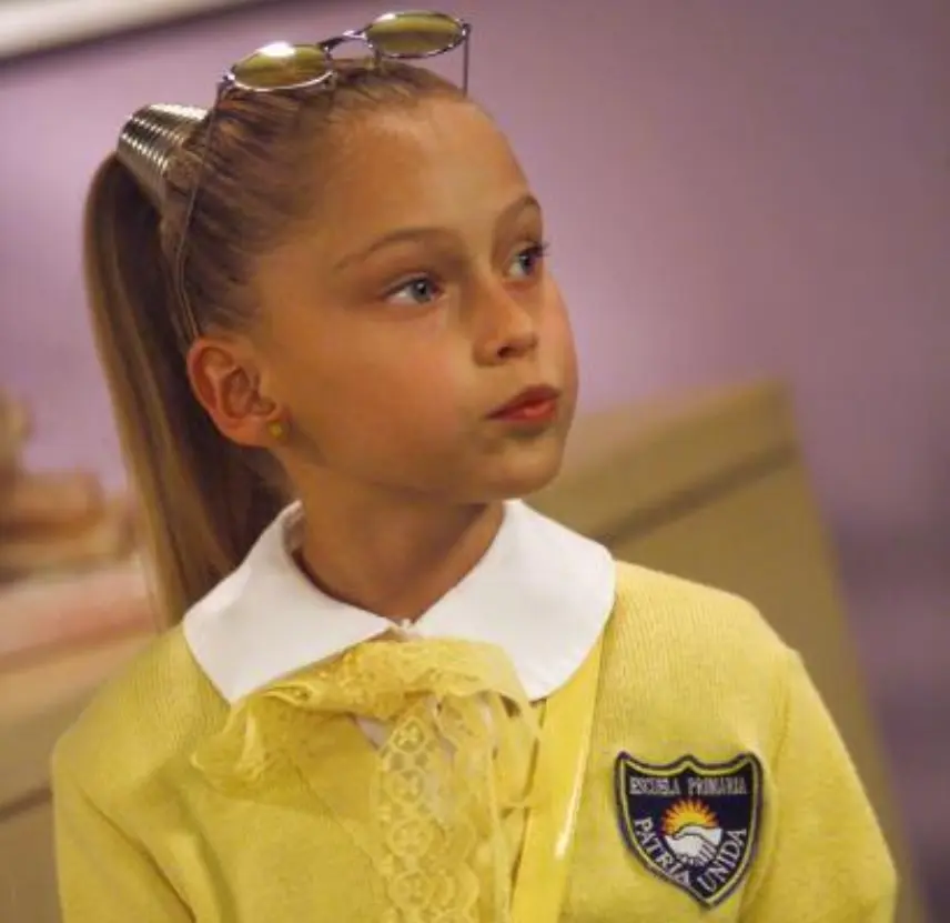 A pesar de ser una de las villanas, Simoneta ganó gran popularidad en el público y muchas niñas comenzaron a imitar su peinado.