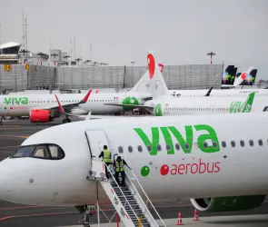 Filtran el aterrador audio del descenso de emergencia en un vuelo de Viva Aerobus