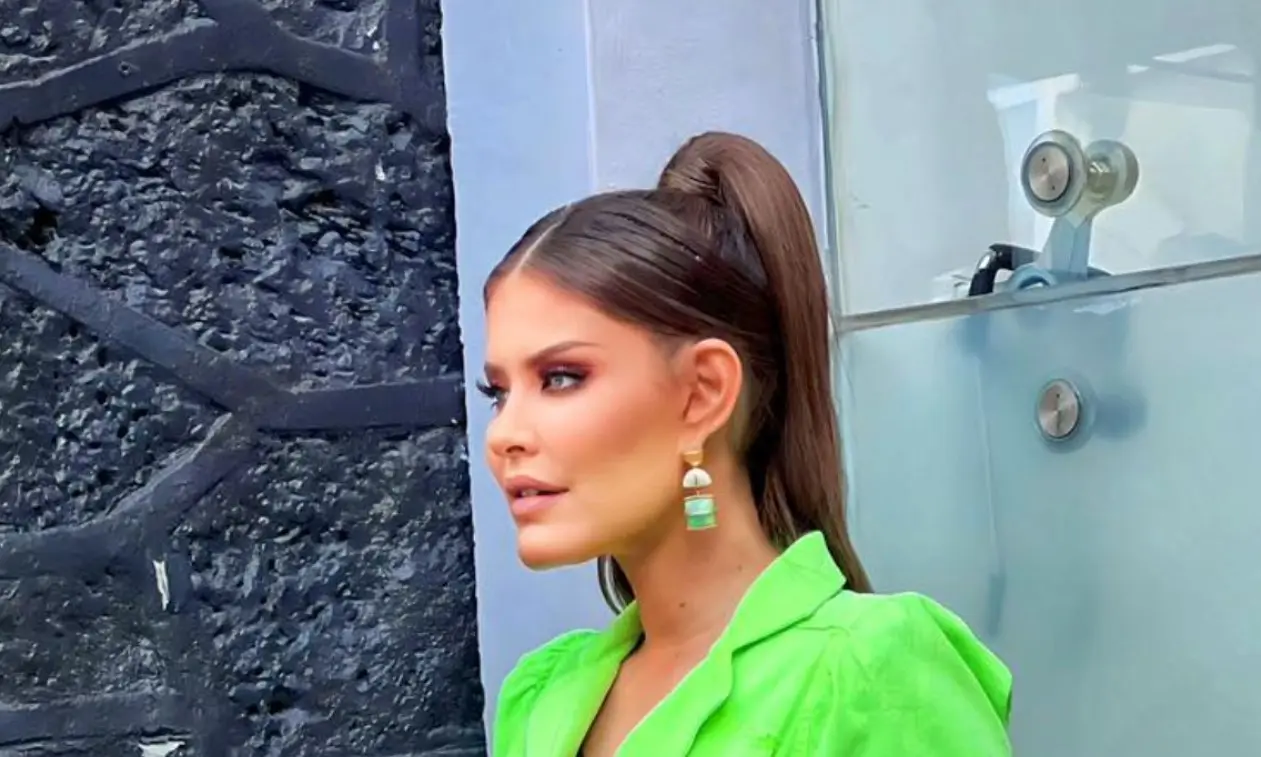 La presentadora ha negado cualquier cirugía o inyección de bótox y asegura que el cambio en su rostro se debe a que no ha dormido bien y ha subido de peso.