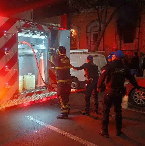 Incendio en Hotel Parral deja cuatro muertos y 30 damnificados en colonia Guerrero