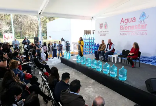 Clara Brugada en conferencia de prensa