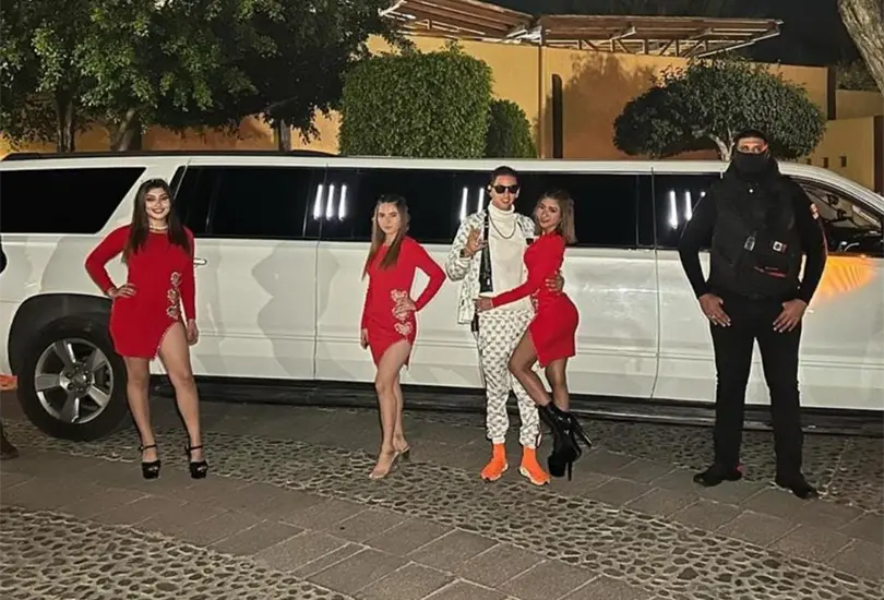 Alex Marín y sus nuevas novias Alex Marín y sus nuevas novias