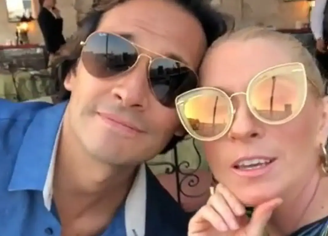 La diferencia de edad no ha sido un problema para ellos y ya llevan más de 25 años de casados.