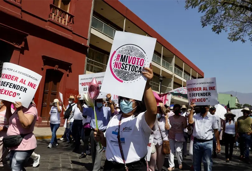 Este domingo 18 de febrero, se llevar&aacute; a cabo la  Marcha por la Democracia 2024, organizada por una coalici&oacute;n de m&aacute;s de 100 organizaciones civiles en todo el pa&iacute;s, incluyendo la Ciudad de M&eacute;xico (CDMX).  