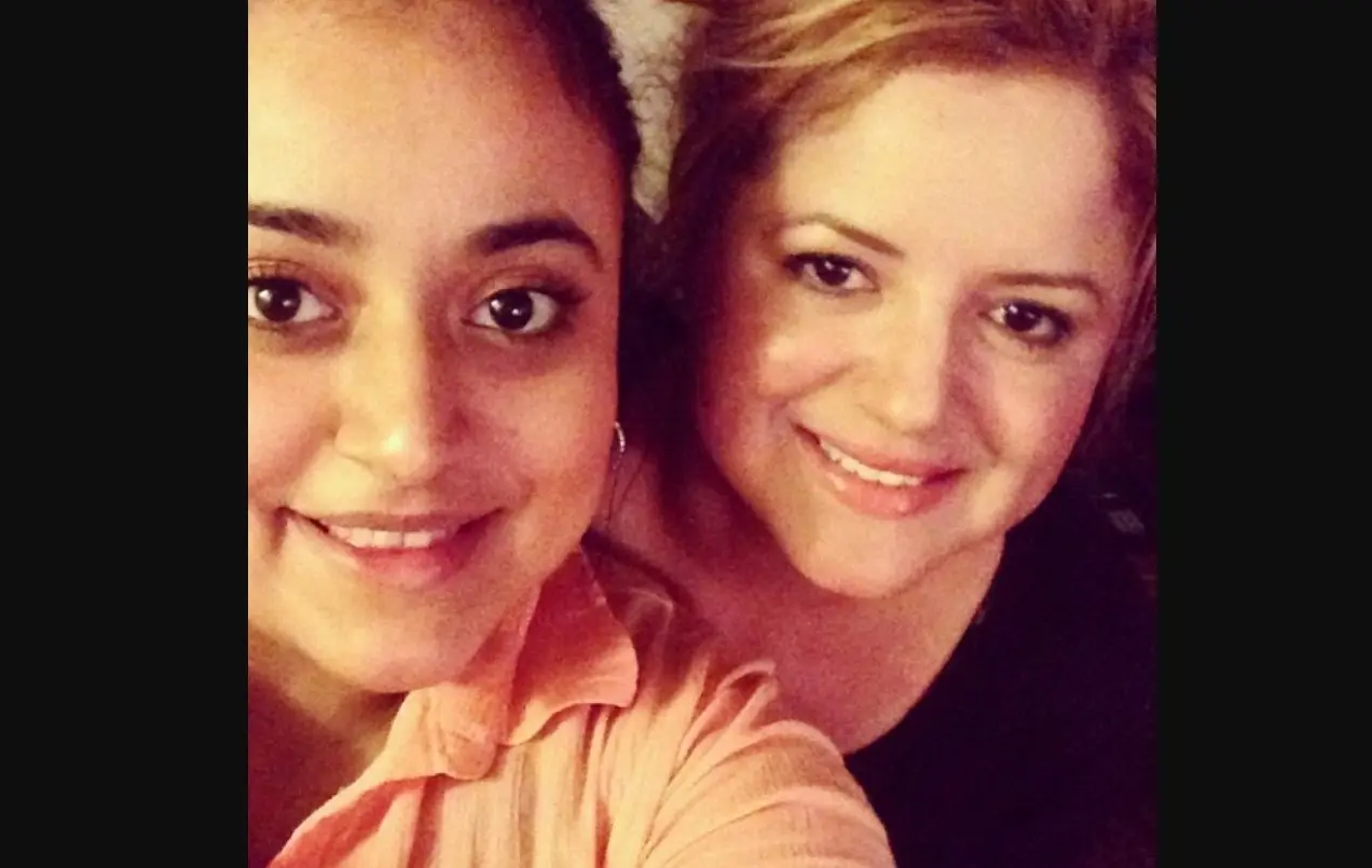 Fue la primera esposa de Lupillo Rivera y tienen cuatro hijas: Ayana Rivera, Abigail Rivera, Angélica Rivera y Baby Rivera.