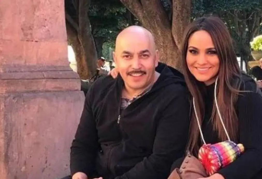 Fue la segunda esposa de Lupillo, se casaron en 2006 y se divorciaron en 2019.