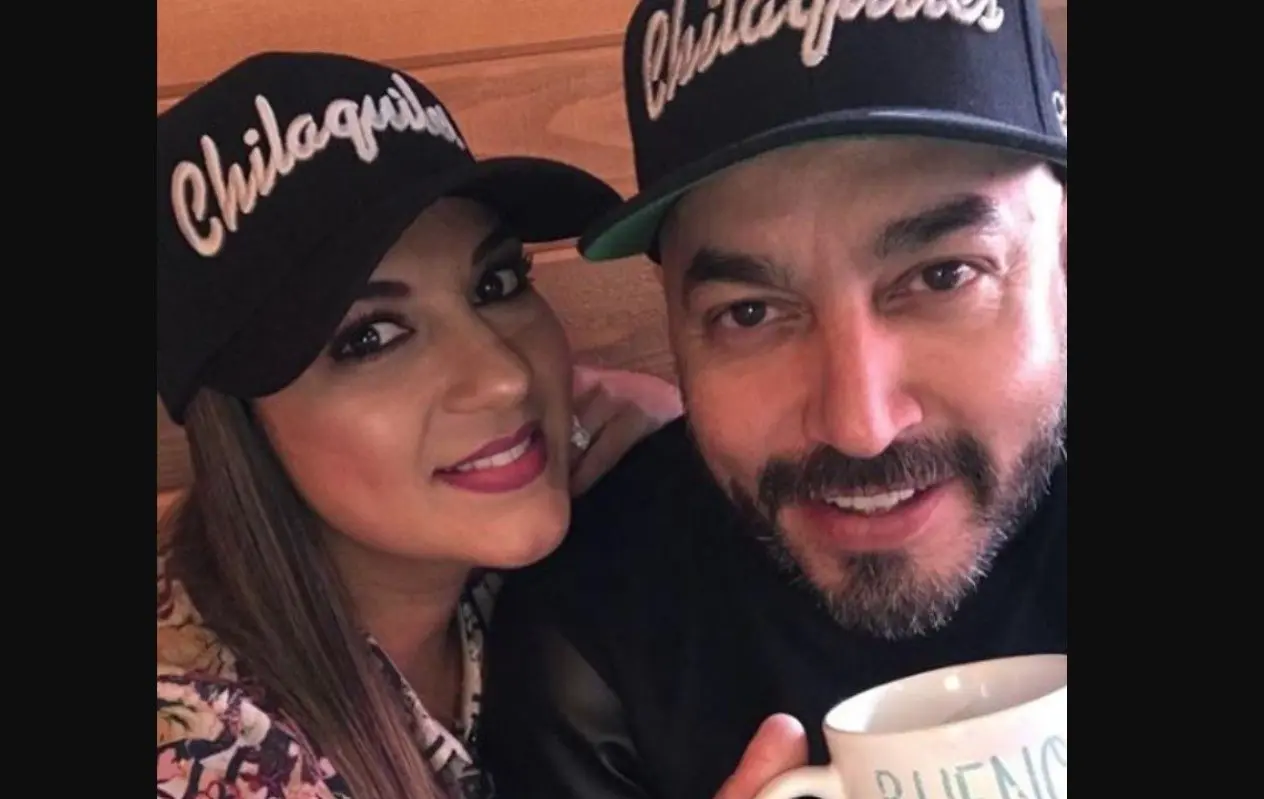 Fue una de las relaciones más polémicas de Lupillo Rivera debido a que ella era amiga de Mayeli y comenzaron su relación a solo 6 meses de que se divorciaran.