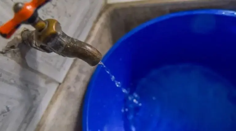 Habitantes de al menos 284 colonias de 10 de las 16 alcaldías de la Ciudad de México han resultado afectados por la escasez de agua en días recientes Créditos: Cuartoscuro