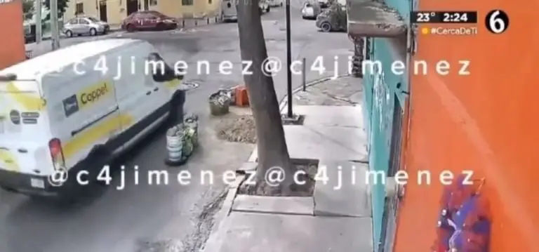 El chofer de Coppel se dio a la fuga. Foto: especial.
