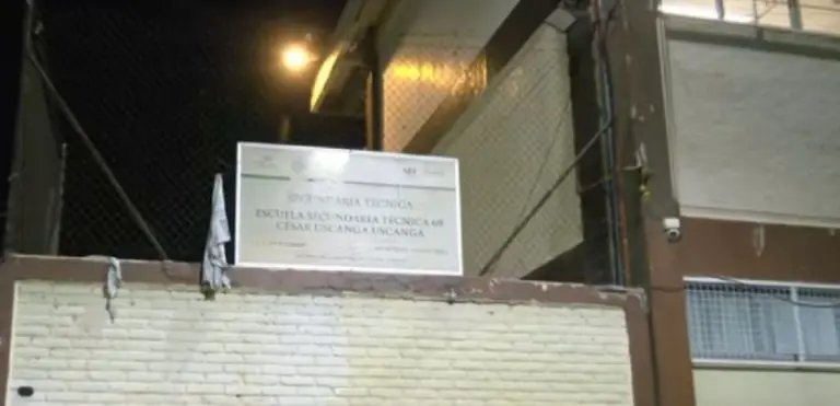 La muerte del alumno ocurrió durante la tarde de este viernes en el inmueble ubicado en la alcaldía Venustiano Carranza Créditos: Especial