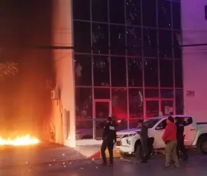 Los "Mactu" incendian instalaciones del IEPC y huyen tras el acto de vandalismo |FOTOS