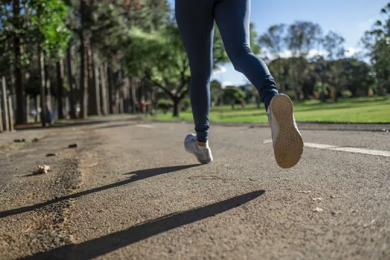 Hacer ejercicio es una de las actividades que nos ayudan a mantener un equilibrio adecuado en distintas áreas de nuestra vida.Foto: Pixabay