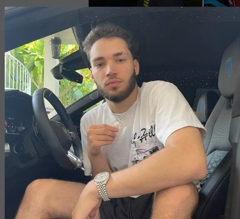 Tunden a influencer por admitir que mira el contenido exclusivo de su hermana - Tomada de Instagram