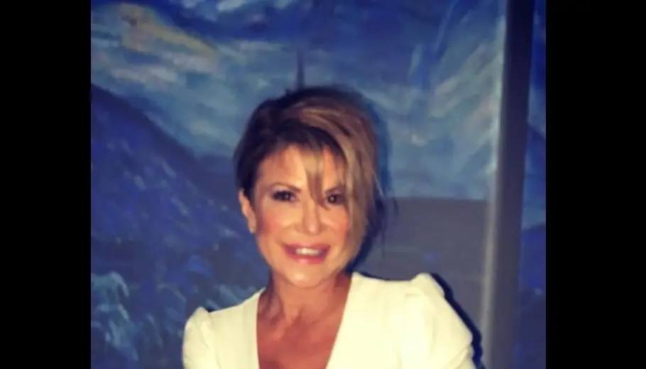 Posteriormente probó suerte como DJ y se presentaba en discotecas exclusivas.