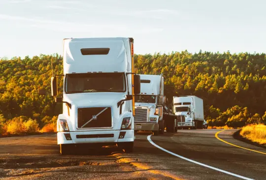 Transportistas cancelan paro nacional tras llegar a acuerdo con autoridades; abrirán mesas de diálog