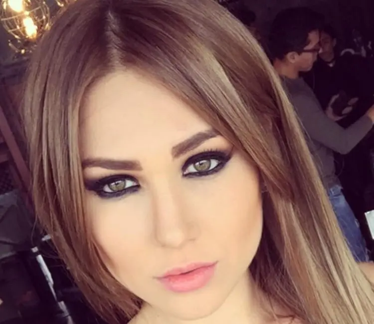 Posteriormente comenz&oacute; a compartir sus trabajos como modelo.