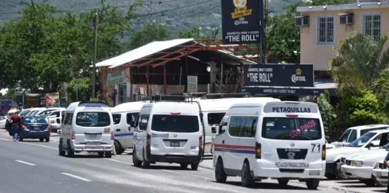 Conductores de transporte público en Acapulco realizan paro de labores por inseguridad Créditos: Especial
