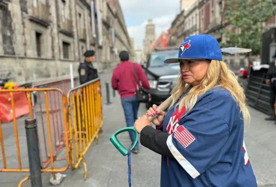 Ceci Flores acudió a Palacio Nacional para pedir una reunión con AMLO. 