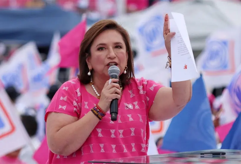 X&oacute;chitl G&aacute;lvez hace pacto de sangre. 