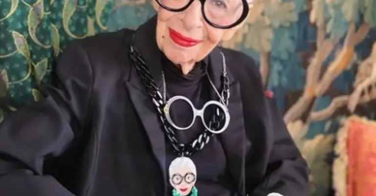 Iris Apfel llegó a colaborar como decoradora de interiores para la Casa Blanca de Estados Unidos. Foto: Instagram (Iris Apfel).